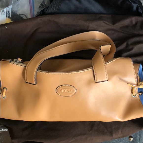 Tods handbag like new condition with dust bag - Picture 2 of 6